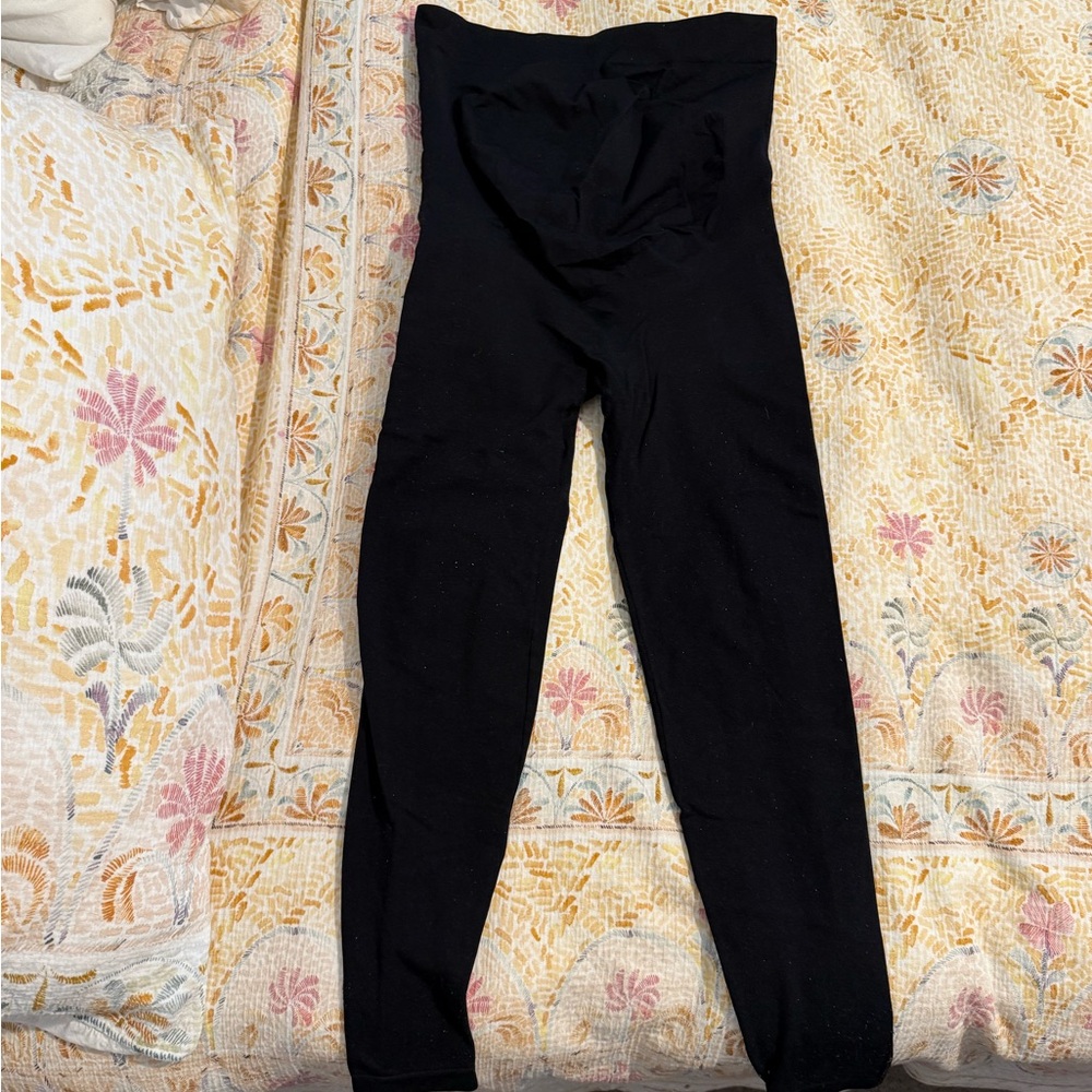 Black maternity Leggings with bump support.